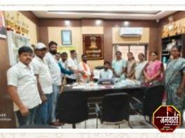 किमान पिण्याचे पाणी द्या, स्वछता करा, आदरणीय सुधीरभाऊंच्या फंडातील कामे तात्काळ सुरू करा